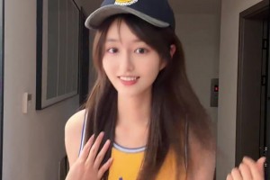 依旧又飒又美 “学妹布朗妮”的暑假第一场球来啦！
